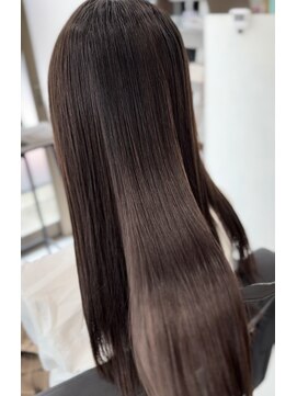 ロング・セミロングのスタイル写真